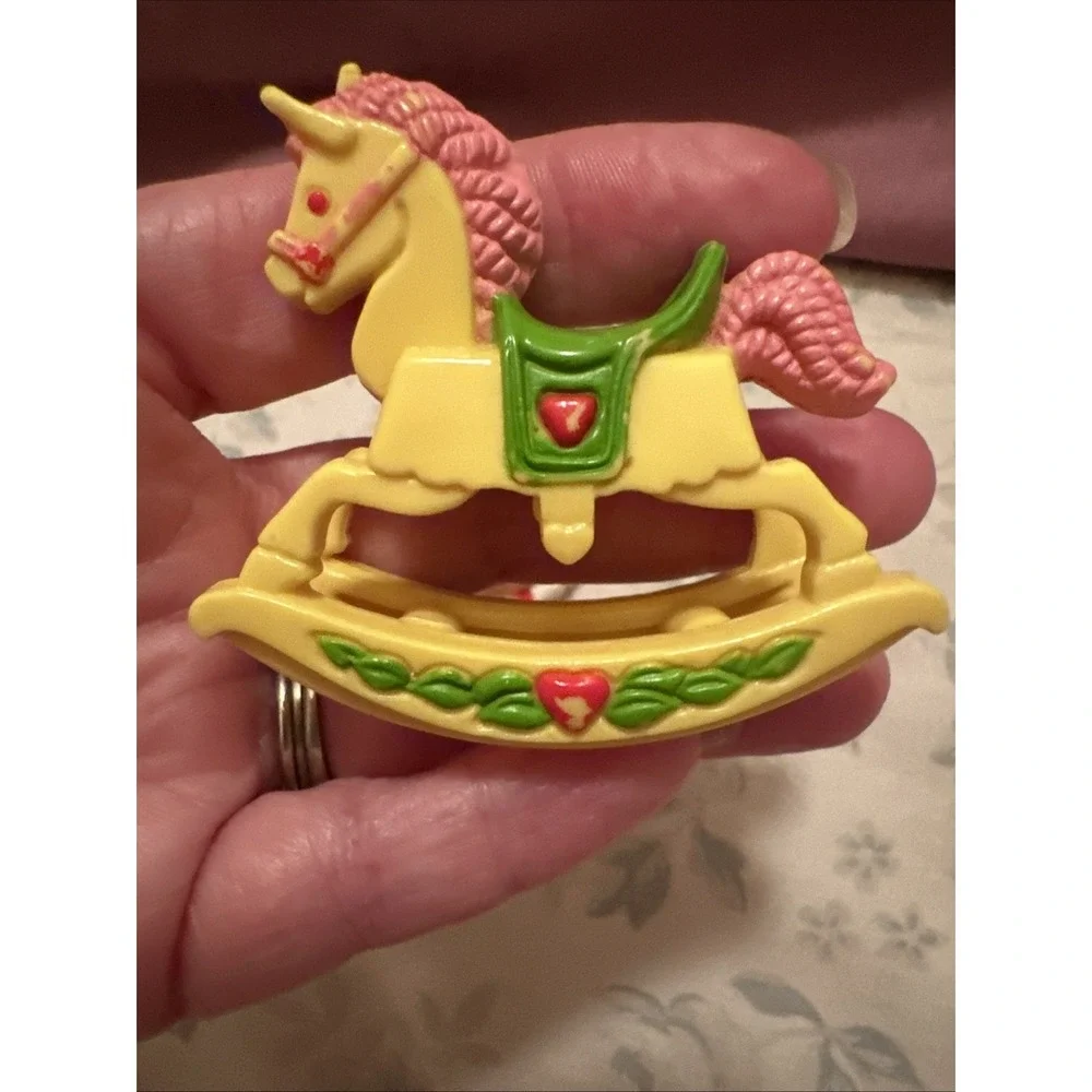 1983 Kenner Strawberry Shortcake on Rockin' Horse Strawberryland Miniatures